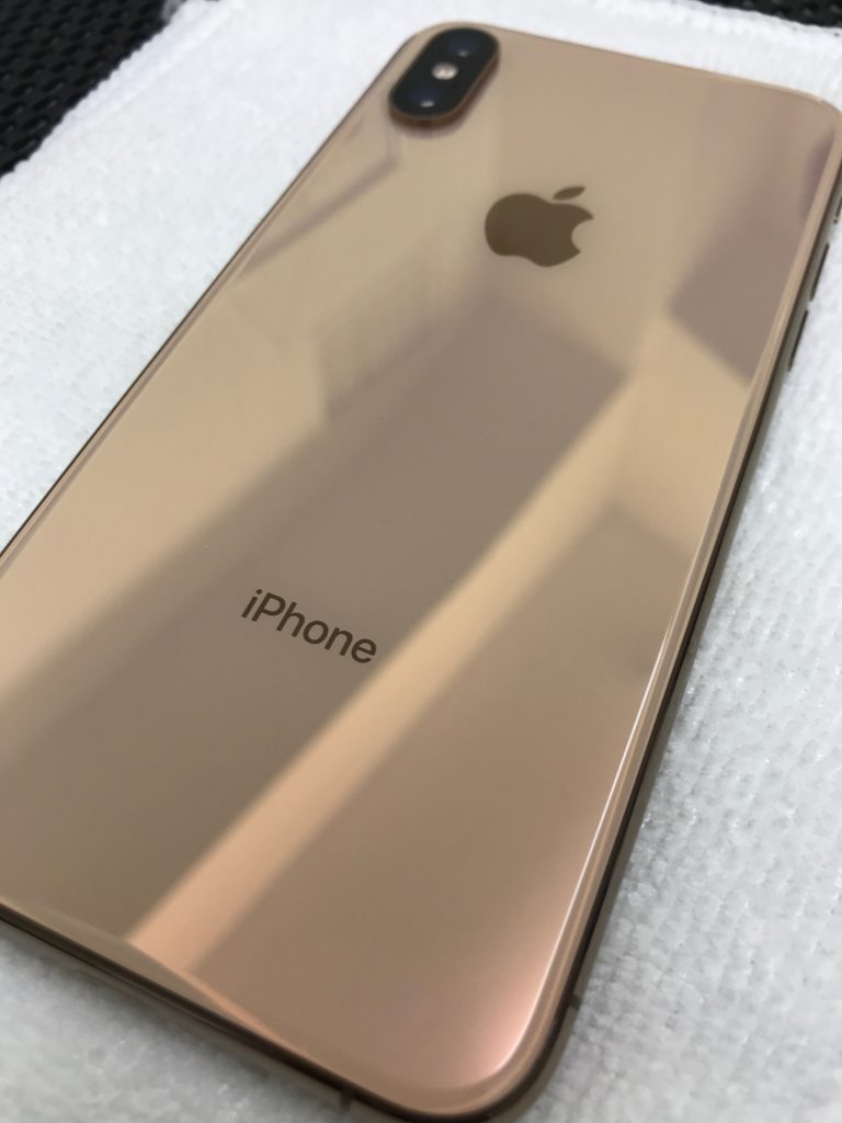 iPhone XS ゴールド
