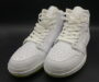 白スニーカーの「4つの宿命」を克服する──Nike Air Jordan 1 を美しく履き続けるためのプレミアムコーティング科学