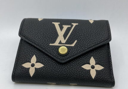 LOUIS VUITTON(ルイ・ヴィトン) ポルトフォイユ･ヴィクトリーヌ バイカラー モノグラム･アンプラント レザー