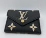 LOUIS VUITTON(ルイ・ヴィトン) ポルトフォイユ･ヴィクトリーヌ｜財布はいつ傷つく？汚れやすい場所をチェック